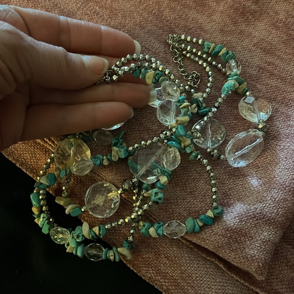 Three strand crystal turquoise chip necklace - Picture 6 of 6